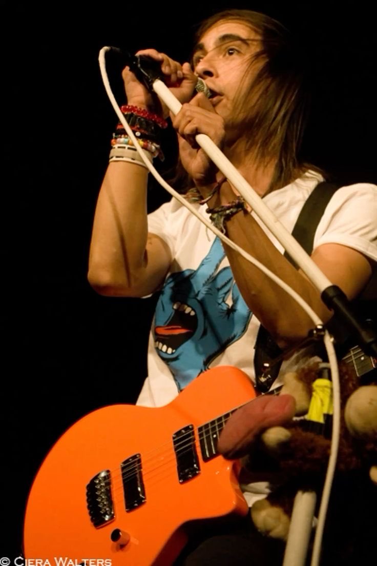 drell4a's tweet image. I love vic sm ! 😭💕