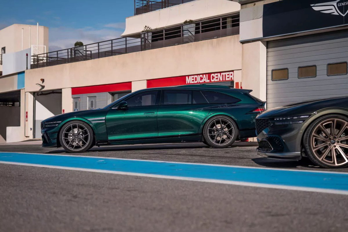 Genesis, la división de lujo de Hyundai, acaba de presentar la G90 Wingback Concept, una carrocería wagon de su sedán tope de gama... y vean nada más como se ve eso 😍
Hasta el momento solamente es un prototipo sin confirmación para producción, aunque sería un auto muy