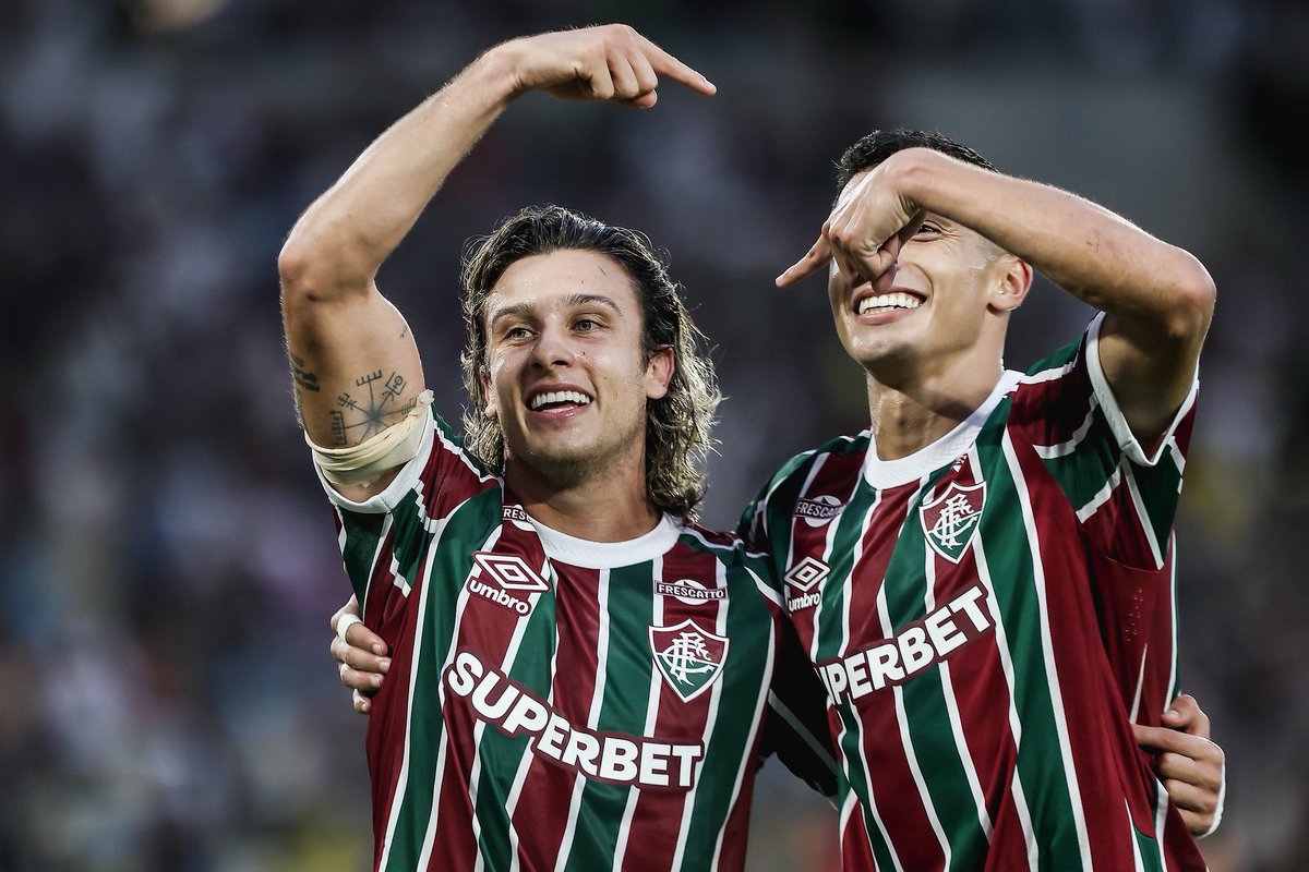 lacraiatricolor's tweet photo. 3 gols e 2 assistências pra dupla Sernobbio.

Mas não servem, bom são Vini Jr e Mbappé https://t.co/7dbrEqFcNY