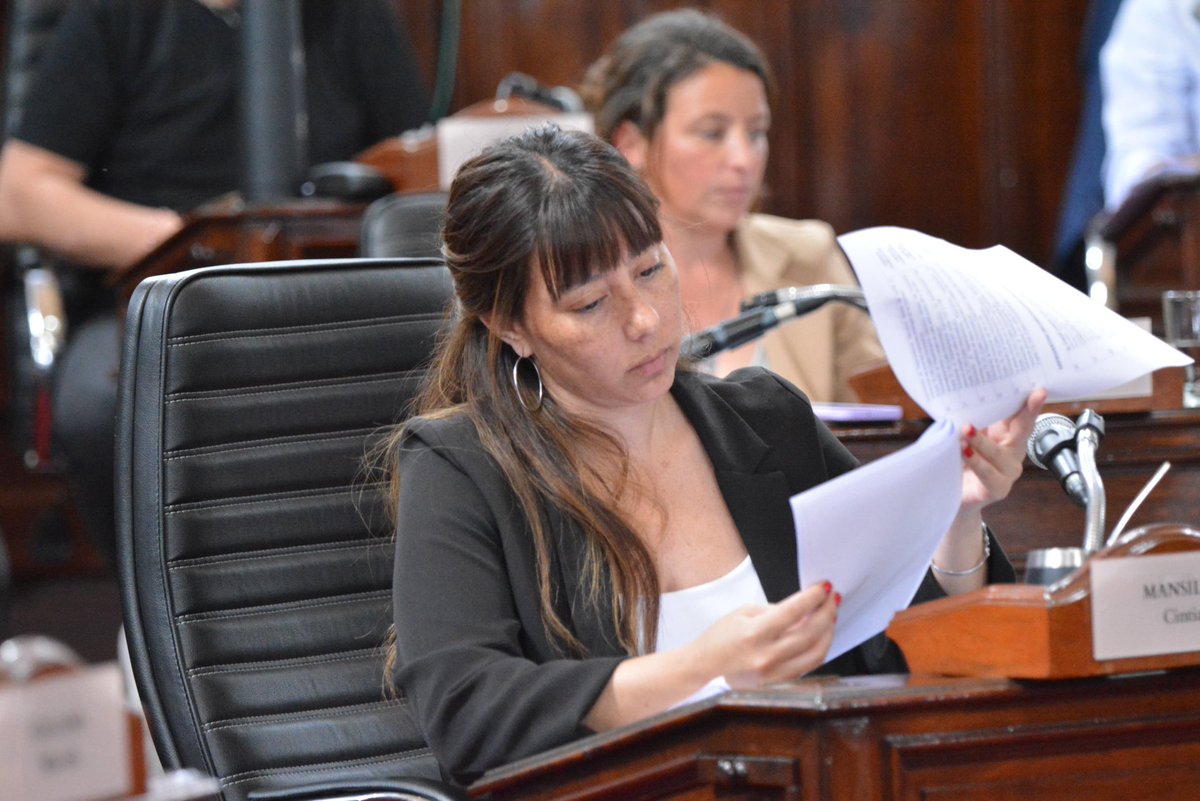 🏛 • Realizamos la Sesión Ordinaria Nº 16, en la que se aprobaron ordenanzas de gran importancia para la ciudad.

📑 Para conocerlas, ingresá en las últimas noticias de nuestra web ⬇️

concejodeliberante.laplata.gob.ar/publication/98