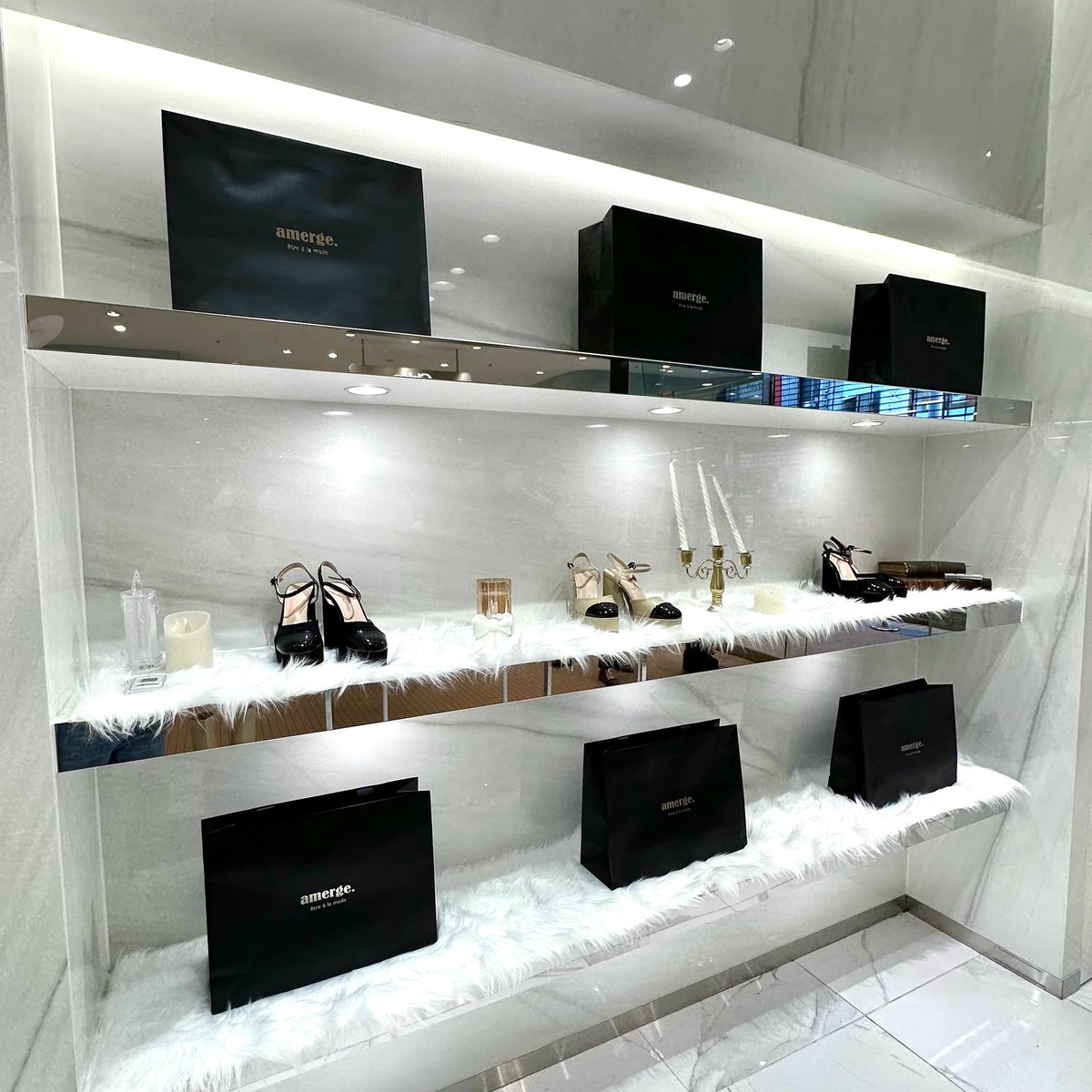 SHIBUYA109NET's tweet image. \ ⟡.·🤎🕯️amerge. POPUP STORE🕯️🤎⟡.· /

「amerge.」のPOPUP STOREが109に
カムバックオープン.ᐟ.ᐟ

女性らしいスタイルが盛れるシルエットにこだわった、
大人かわいいフェミニンなお洋服がたくさん揃っているよ🩰˖ ࣪⊹

なんと💭…