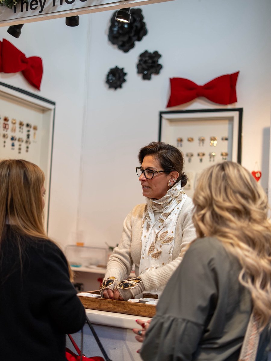 We’re incredibly lucky to be surrounded by artists who get to do what they love, in the city they love! 🤍🌿
 Thank you for supporting Sawdust and our incredible Artists!

Happy Thanksgiving from all of us here at Sawdust🦃

#LagunaBeach #visitLaguna #SupportLocalArtists #OC