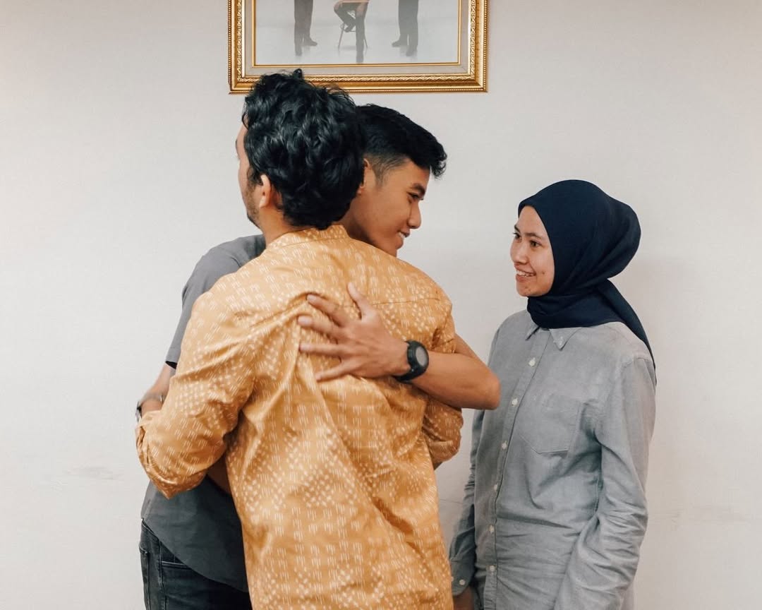 CommuterLine's tweet image. Mediasi berjalan lancar dan damai secara kekeluargaan untuk saling memaafkan. Kami berharap peristiwa ini menjadi pembelajaran bersama untuk saling peduli, menghargai dan bertenggang rasa satu sama lain dalam mewujudkan transportasi yang aman dan nyaman.