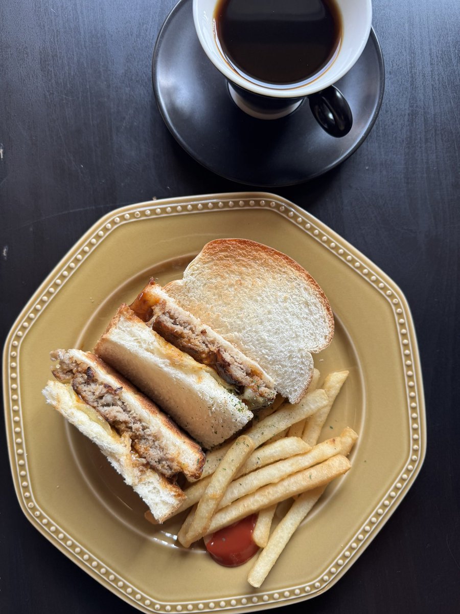 毎日15:00-18:00限定
【CAFE TIME MENU】おすすめです。
静かな時間帯となる日が多いです。
ゆっくりしに来てください。
カミヤもゆったりしてることが多いので
よかったらお話しましょ🖐️