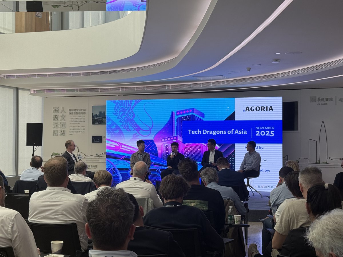 SpinQ_Lab's tweet image. 🌏This week, #SpinQ was invited to attend the “Tech Dragons of Asia: From #Shenzhen to #Taipei.” event organized by the #ChinaEU and Belgian-Chinese Chamber of Commerce (#BCECC).

Our Quantum Algorithm Research Specialist, Wu Zipeng, was invited to deliver a panel discussion at…