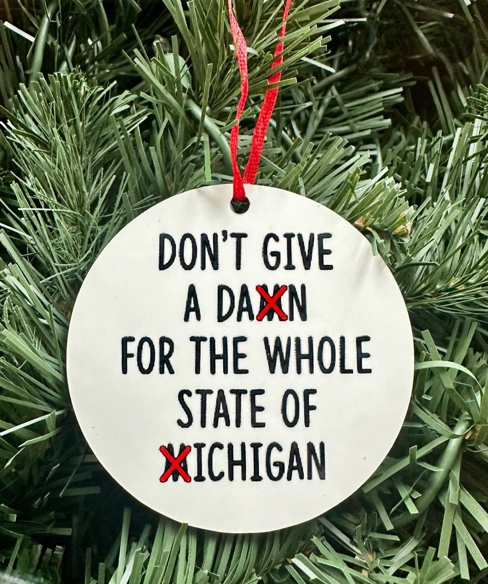 MichiganSucks8's tweet image. My Christ❌️as Tree is up, is yours? 🎄🌲 #ChristmasTree #Thanksgiving #HappyHolidays #GoBucks #BeatMichigan #rivalryweek #MichiganSucks #MichiganCheated