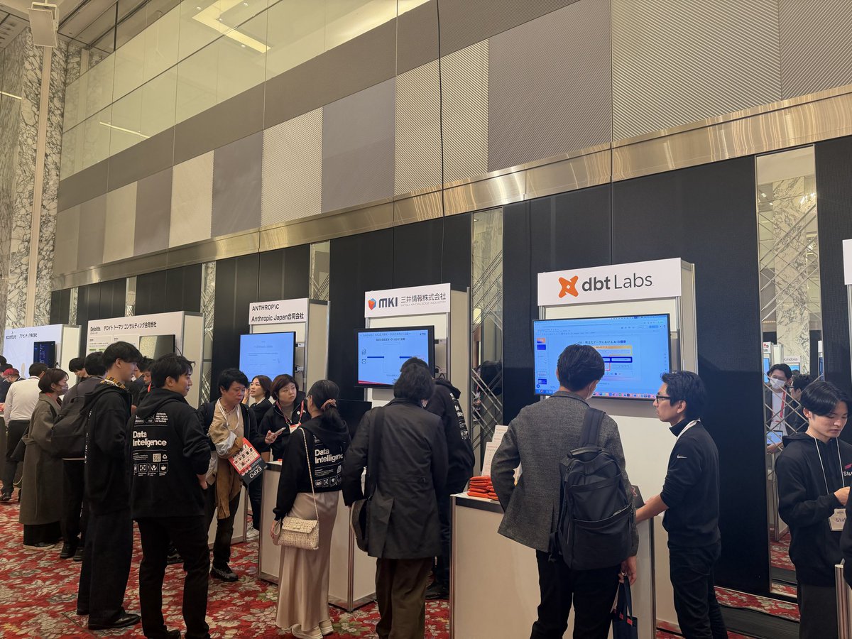 supermoemon's tweet image. 本日はdatabricksさん！
よろしくお願いします🧡!! 

#databricks #daiwt_tokyo