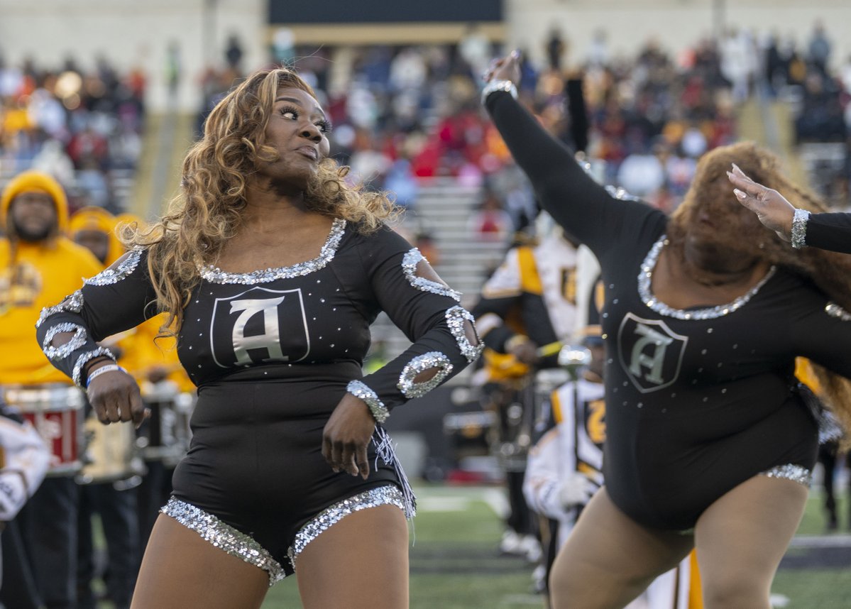 𝙉𝙤 𝙡𝙤𝙨𝙨𝙚𝙨 𝙞𝙣 𝙩𝙝𝙚 𝙃𝙞𝙫𝙚! ASU sweeps the season at home after a Turkey Day Classic win over Tuskegee. #MyASU #SwarmAs1 🏈 🐝