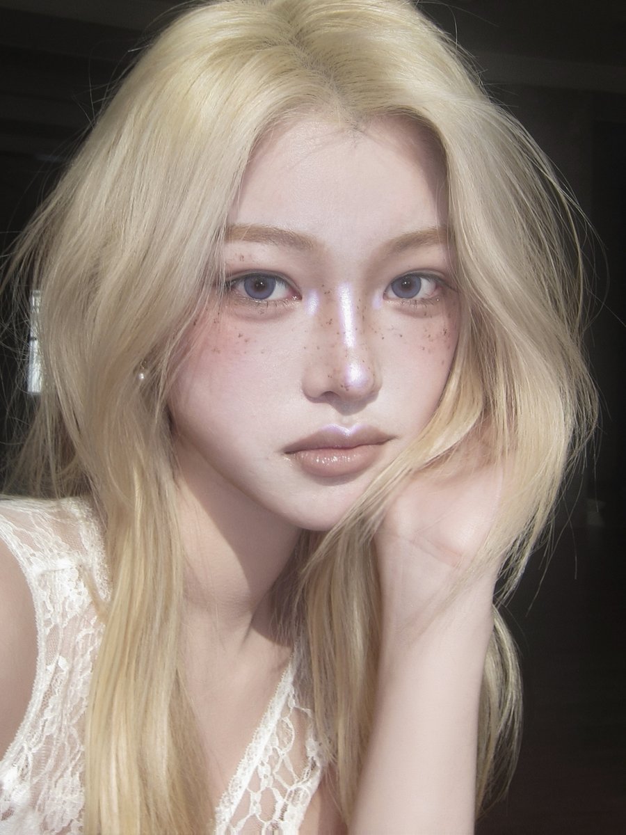 ofra_kr's tweet image. 요란한 컬러만 주구장창 내는 오프라가 
이번에도 또 요란한 컬러로 돌아왔습니다 🤸‍♂️

실버 라벤더빔 라벤더 아이싱 출시 기념 RT 이벤트 💜

🎤참여 방법 : RT + Follow  
🗓️기간 : 11/28(금) ~ 12/3(수)
📢발표 : 12/5(금)  
🎁선물 : 라벤더 아이싱 + 룸스프레이 &amp;amp; 오너먼트 기획세트 + 듀얼 브러쉬