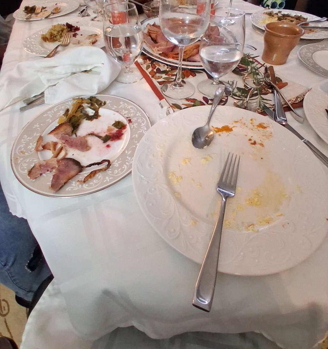 itzcamho's tweet image. here&apos;s my before and after plate..