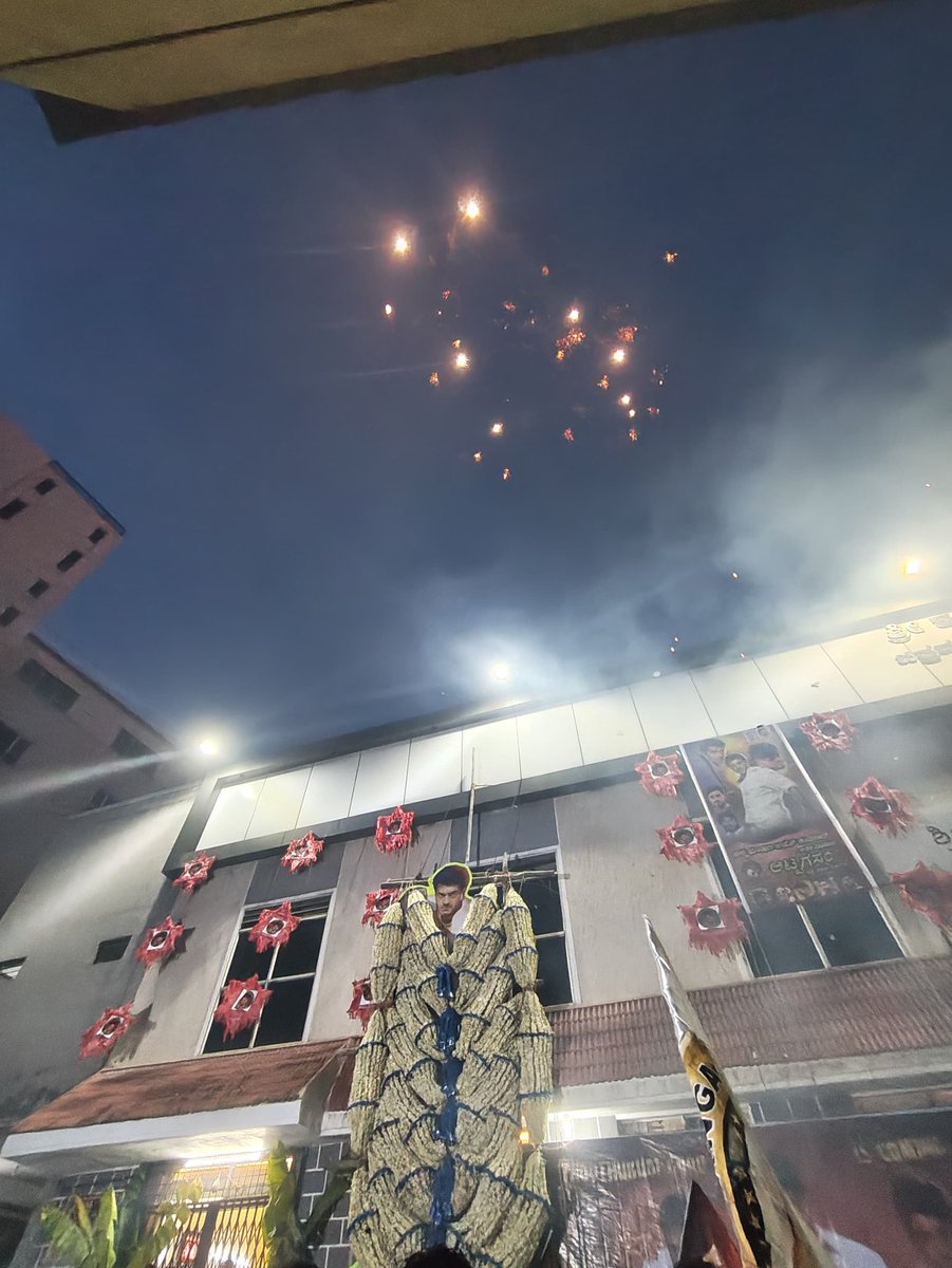 Romanajith00718's tweet image. Good Morning Ajithans ❤️ 

#Attagasam Celebration Start Now 🥵💥😎

#Ajithkumar 

#AttagasamReRelease