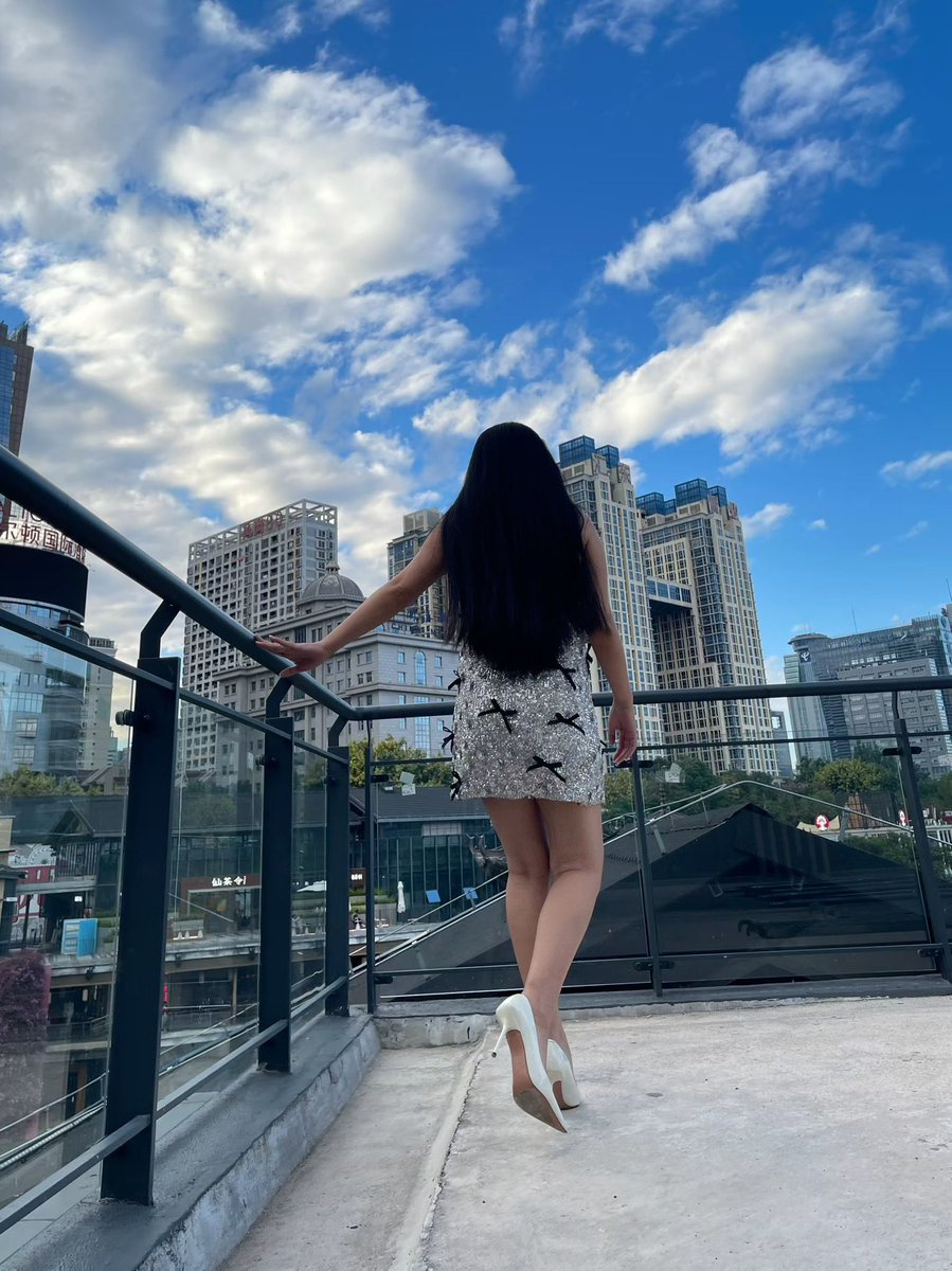 黄推福利内容 - 伍翩翩的精彩图片 福利姬伍翩翩分享的黄推图片3 - 网红私拍内容