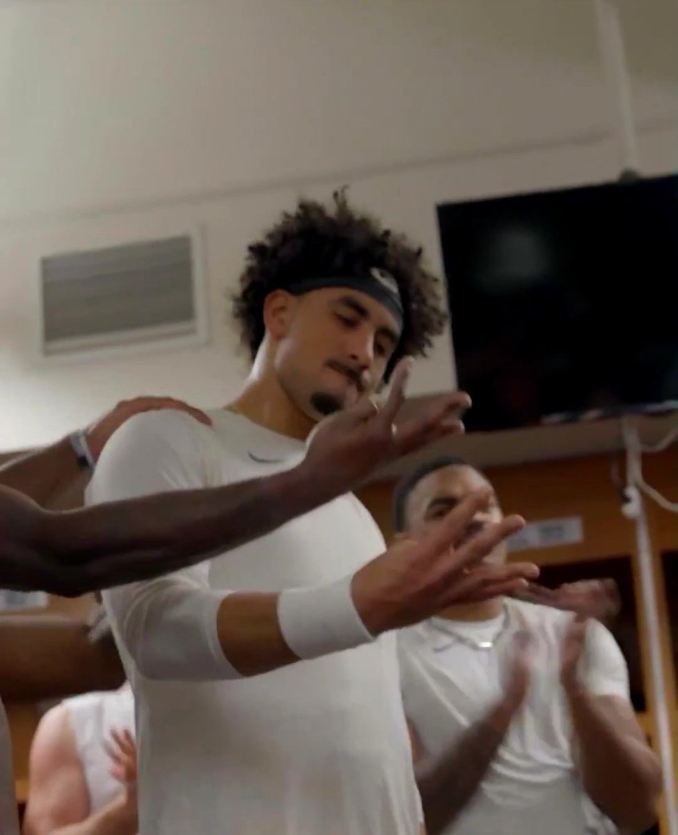 BookOfEli_NFL's tweet image. Jordan Love counting all 4 of his TDs