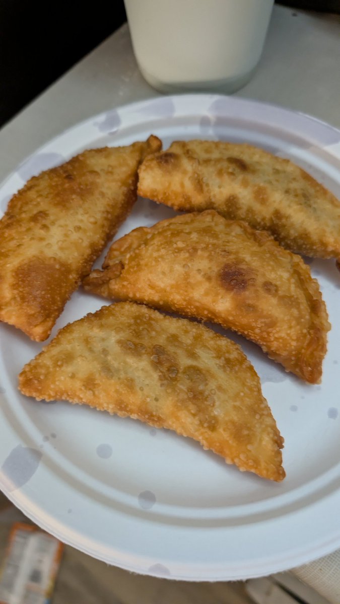 UtahSysAdmin's tweet image. Finishing the night with Brazilian pastel or Argentine empanadas. Whichever you prefer. Or every other country that makes these
