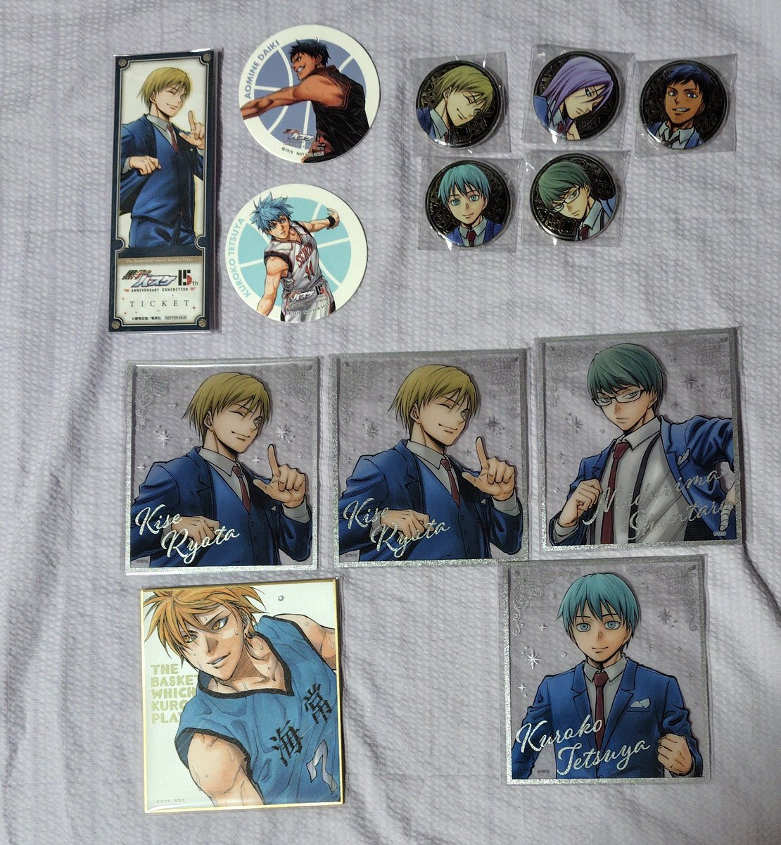 交換】 黒子のバスケ展 原画展 カフェ 黒バス 缶バッジ クリア色紙