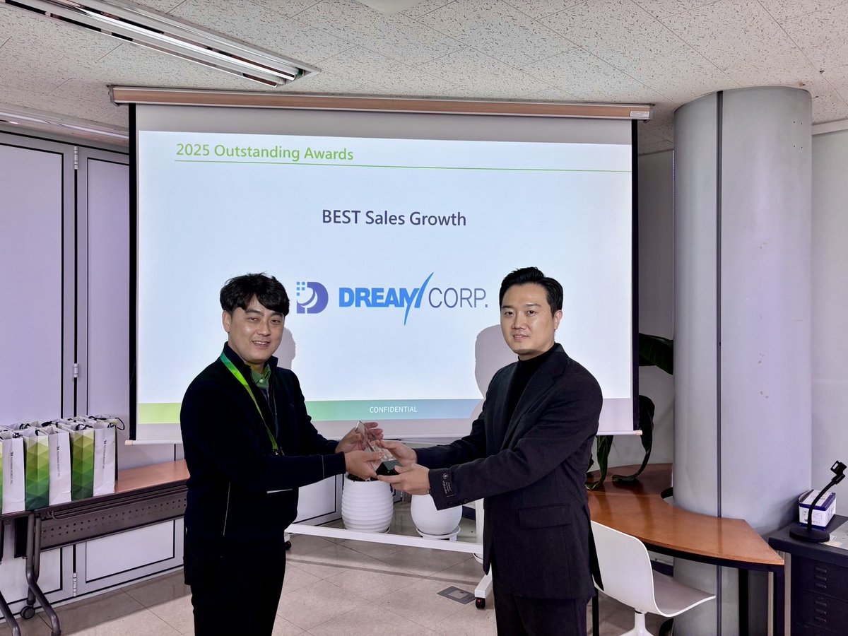 techmanrobot's tweet image. The 1st Partner Day in South Korea🎉 

We are excited about what we have accomplished together and can&apos;t wait to see what we achieve in the future🎯✨ 

#TM #tmrobot #techmanrobot #AI #TMAICOBOT #cobot #seminar #techmanrobotampartnerday