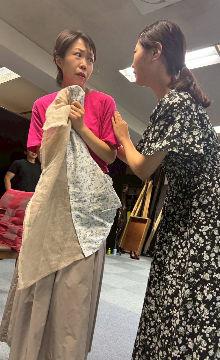 kangeitaro's tweet photo. 「病は気から」いよいよ本番！
開演まで7時間切ったよ〜！✨🥹

アルガン家の召使、トワネット🛎️🧹
彼女がこの家で見たものは…？

#永井敦子 
#かんげい病は気から #関西芸術座
#病は気から
#ＡＢＣホール https://t.co/055kelTejZ