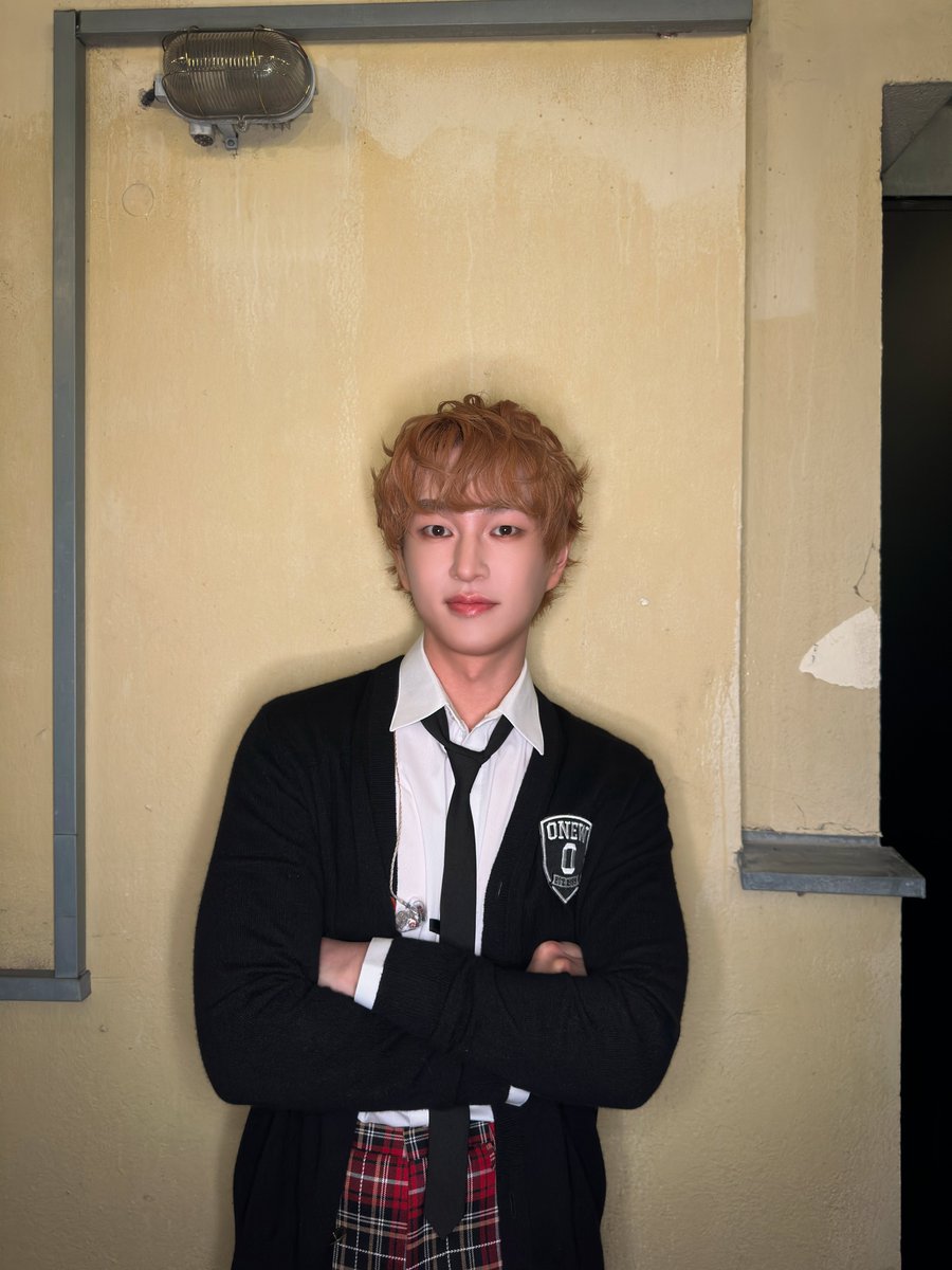 ONEW_GRIFFIN's tweet image. 베를린 찡구들의 꿈이 현실이 된 오늘💛

#온유 #ONEW 
#ONEWTHELIVE #PERCENT
#ONEW_THE_LIVE_PERCENT
#온유더라이브 #온유더라이브퍼센트 #온유콘서트