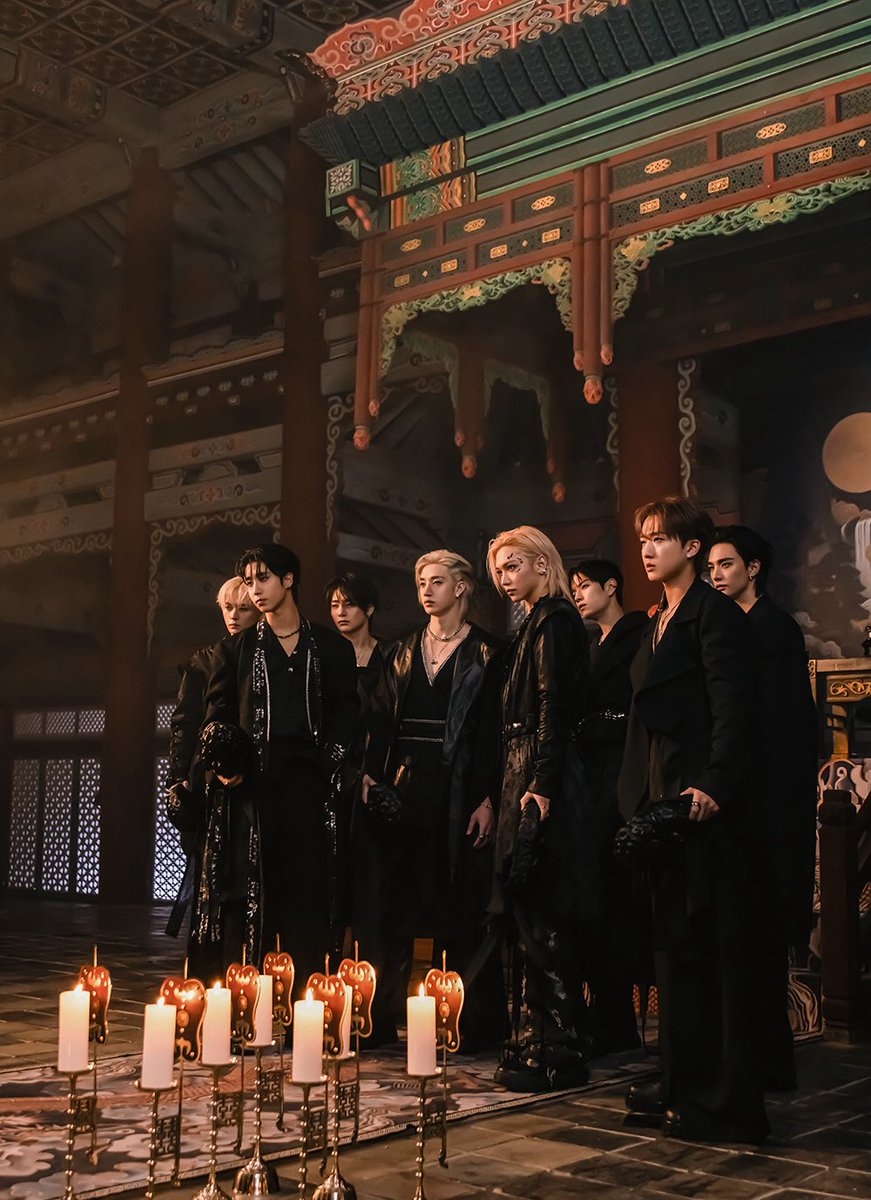 WOW THESE PHOTOS OF STRAY KIDS