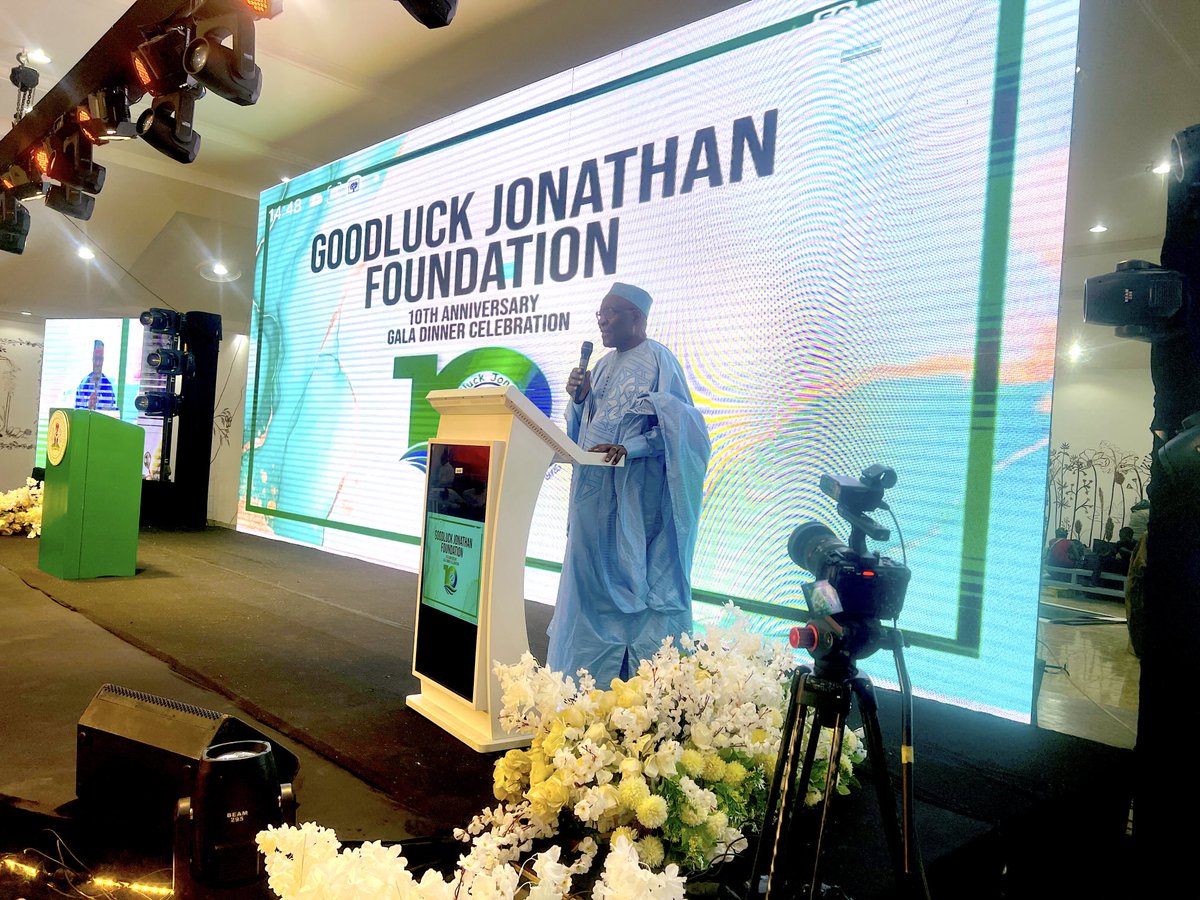 Dr. Christopher Fomunyoh tweet media