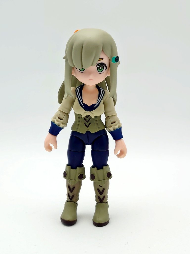 ＃リンクトラベラーズ キャラセレ02検証④
海賊団員(女)

ヘアパーツのおさげ部分は一体成型。
素体は基本的に団長と同じなので特筆すべきところはありません。
バンダナ、腰布は装着できますが、腰が細いので、腰布は抜け落ちやすいです。
服装と肌の色合い的にレジ子に着せるとかなり似合います。