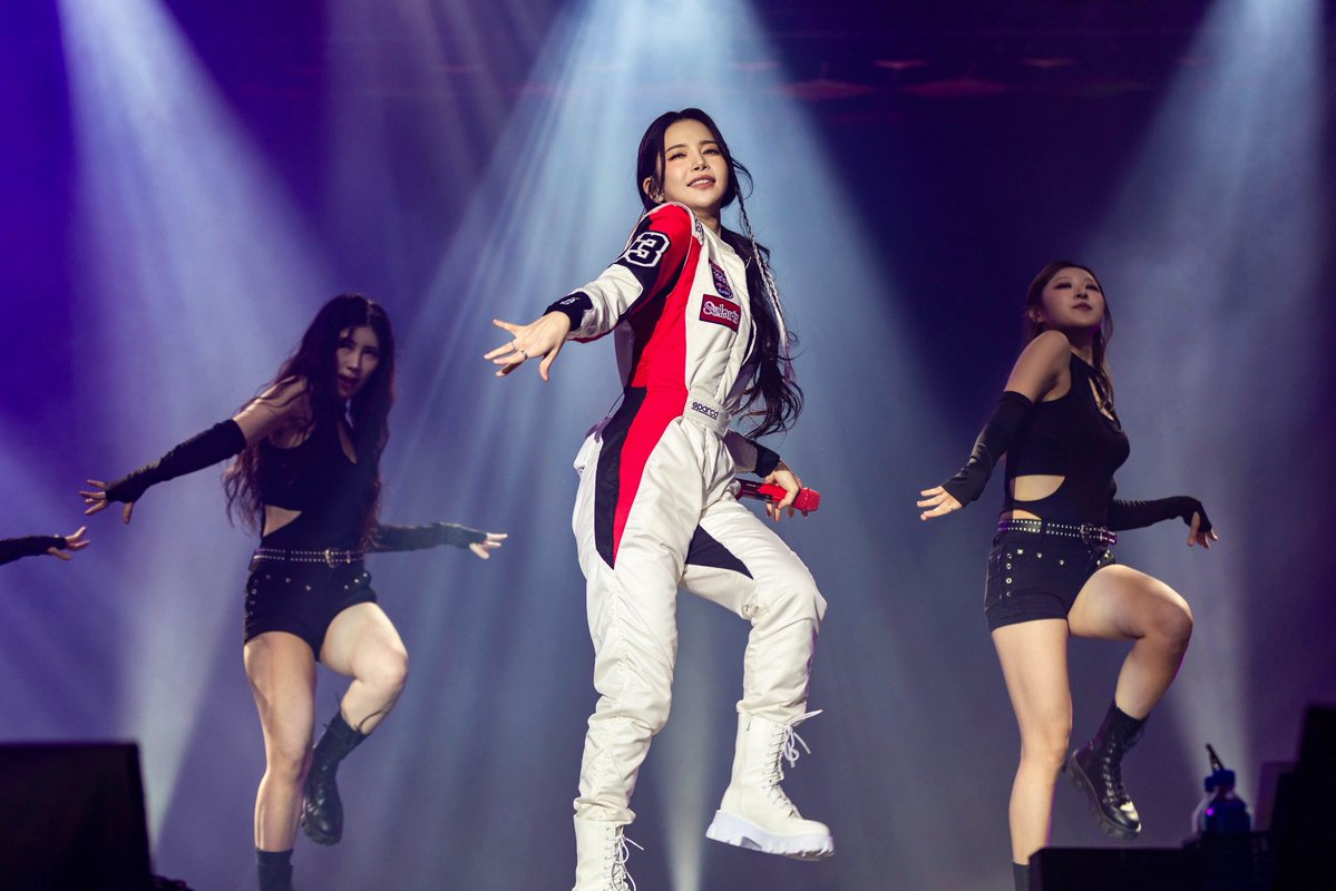 DragonKazoo77's tweet image. 251122 Solar at Solaris concert in Singapore — Photos by MY K-POP WIRE (2)

🔗instagram.com/mykpopwire/p/D…

#Solaris #SOLAR #솔라 #MAMAMOO #마마무