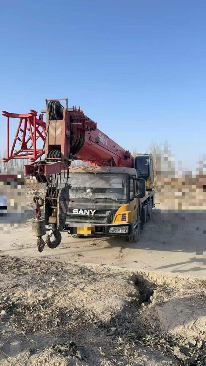 gaoxin992's tweet image. 2021 year Sany 25 ton Truck Crane for sale: Type STC250C5-2, 43.5 meter mainboom, 8 meter jib, original version, original paint, no accidents, price $49000.
More info:en.dindang168.com/g/102199
#cranemachine #truckcrane #Sany #25ton #2021