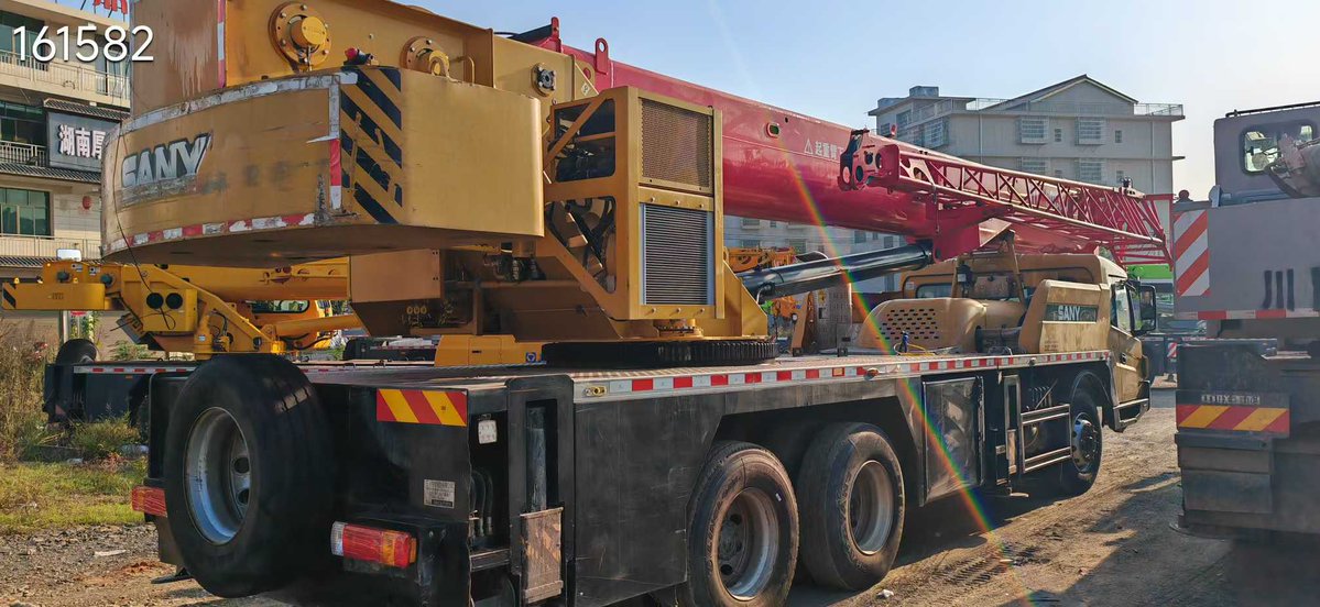 gaoxin992's tweet image. 2021 year Sany 25 ton Truck Crane for sale: Type STC250C5-1, 42.5 meters mainboom, 8 meters jib, original paint, no accident, 3810 hours of operation, price $54000.
More info:en.dindang168.com/g/102200
#cranemachine #truckcrane #Sany #25ton #2021