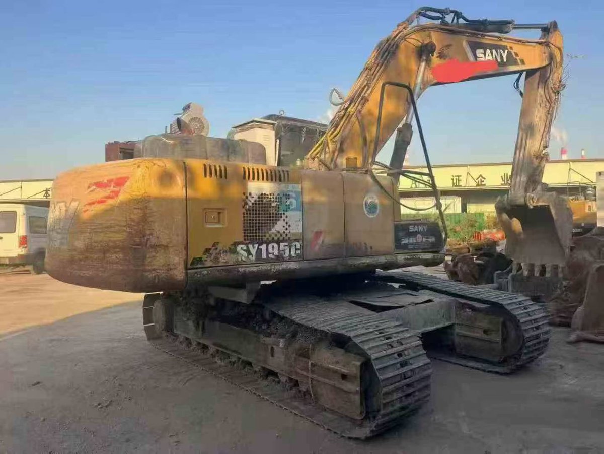 gaoxin992's tweet image. 2019 SANY excavator for sale, Type SY195, in good condition, price 22000 USD China exw
More info:en.dindang168.com/g/102215
#excavator #cranemachine #truckcrane #Sany #2019