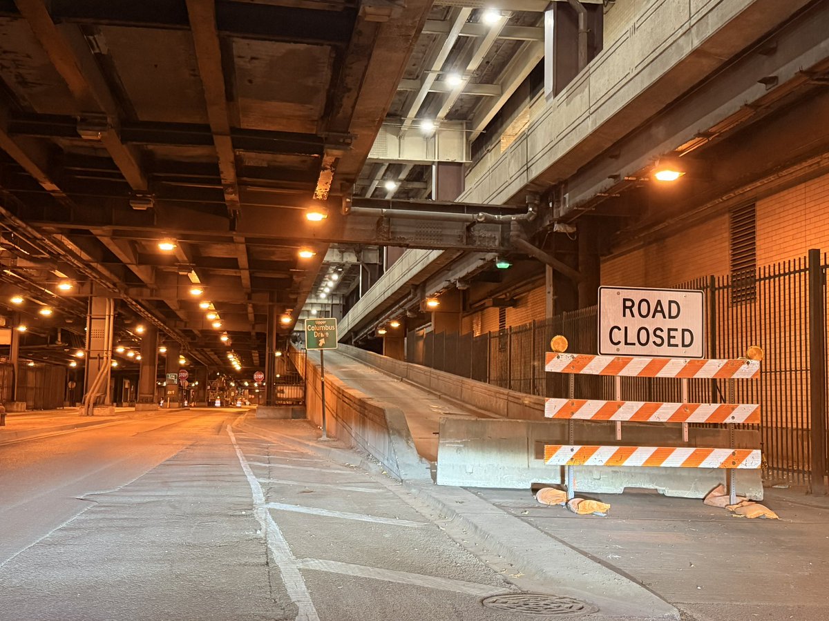 JonBbC_TechGeek's tweet image. I’m testing some routes under the city of Chicago for an FSD comparison of 12.6.4 vs 14.2.1. 😂 It’s crazy down here.