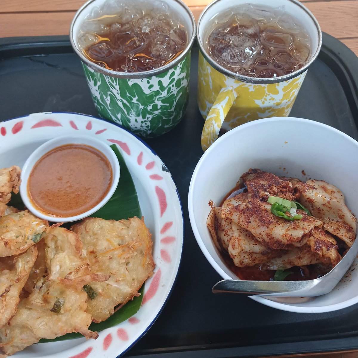 almostfate's tweet image. Sarapan bang