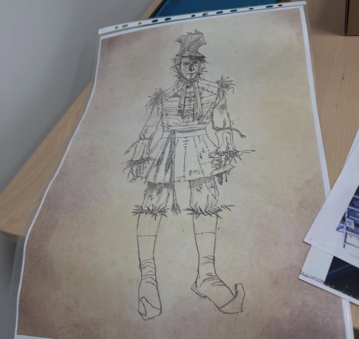 baileyzegs's tweet image. scarecrow costume i love you