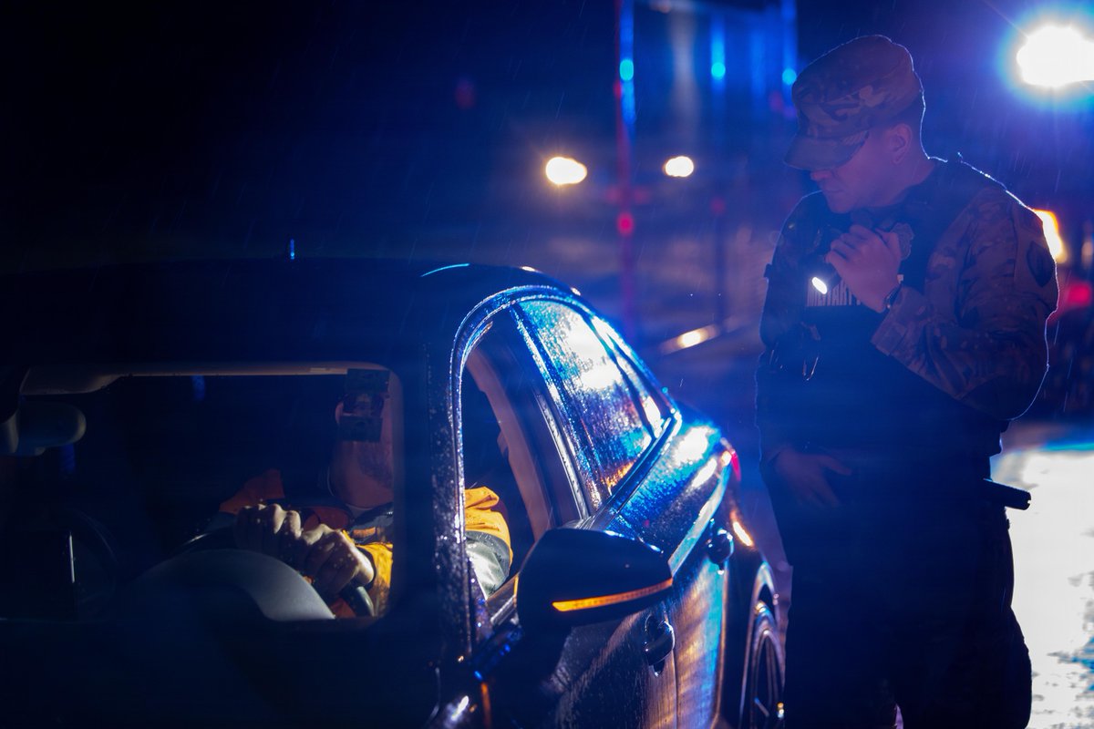 Strengthening security through teamwork.

U.S. and German Military Police ran a joint traffic-stop drill at MK Air Base, boosting shared tactics and interoperability.

📸: Spc. Kemarvo Smith

#ThisIsUSAREURAF | #SwordOfFreedom | #WeAreNATO https://t.co/NL1dA0MnMF