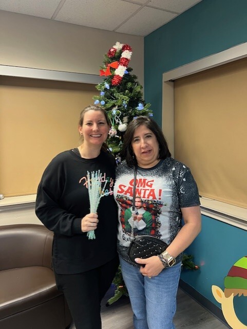 FtBendWomensCtr's tweet photo. A merry time was had by all earlier this week at FBWC's annual holiday shelter party. As is our tradition, kids got to choose 3 gifts for their parent. Those without kids were able to choose gifts for themselves. Thanks to everyone who helped to make the party a fun time! https://t.co/RCDkgDRigS
