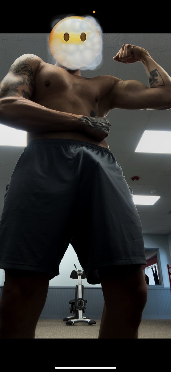 _AudioPhobia's tweet image. Would you workout with me? What if I begged like a pathetic little worm?