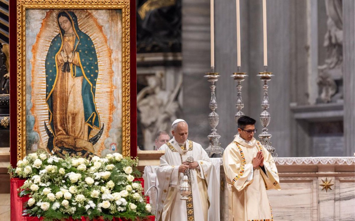 El Papa León XIV encomienda su pontificado a la Virgen de Guadalupe, “madre del amor” aciprensa.com/noticias/12015…