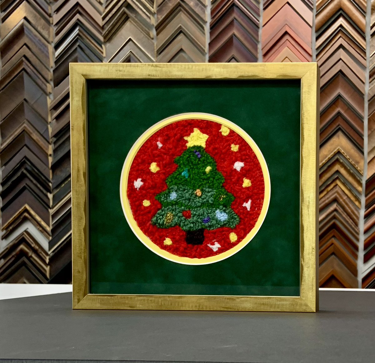 FrameArtShop's tweet photo. ☃️This Christmas, small handmade pieces can become the highlight of your home! We recently framed two delightful punch-needle designs — a Christmas tree and a snowman — that our customer Diane Smith-Williamson received as a gift from her daughter.🎄 https://t.co/BhYvhXueIa