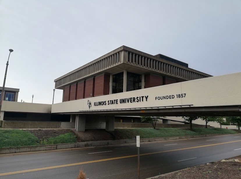 TommyRivers19's tweet photo. I am pleased to announce I’ve been accepted to Illinois State University @IllinoisStateU.  🔴⚪️🙌🏽 https://t.co/MMMk0GP3xk