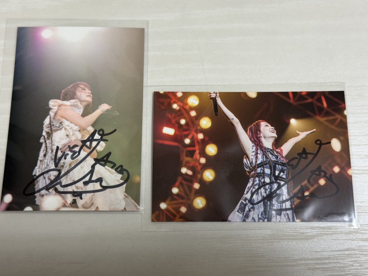 15枚積んでサイン入りトレカ2枚😳😳 ポスターとか全然当たらない人