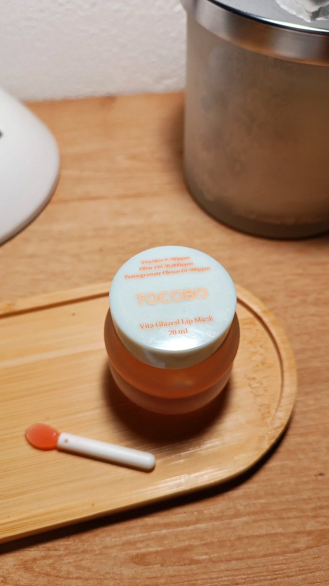 SweetPassions07's tweet image. This is such an amazing dupe for Laneige lip mask 💓 It's currently 26% off on YesStyle ✨
 yesstyle.com/en/tocobo-vita… (aff) 

#lipmask #koreanbeauty #skincare #beauty #kbeauty #review #ugcexample #UGCcreator