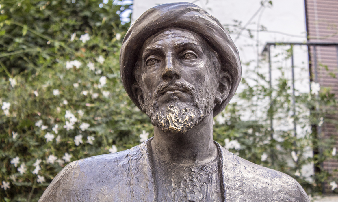 El 12 de diciembre de 1204 murió en El Cairo Maimónides, el judío sefardí que se convirtió en uno de los filósofos rabínicos más relevantes en la historia judaica. Obligado a exiliarse por no convertirse al Islam acabó en el Egipto de  Saladino del cual fue su médico personal