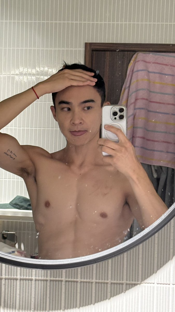 限量款男孩 tweet media