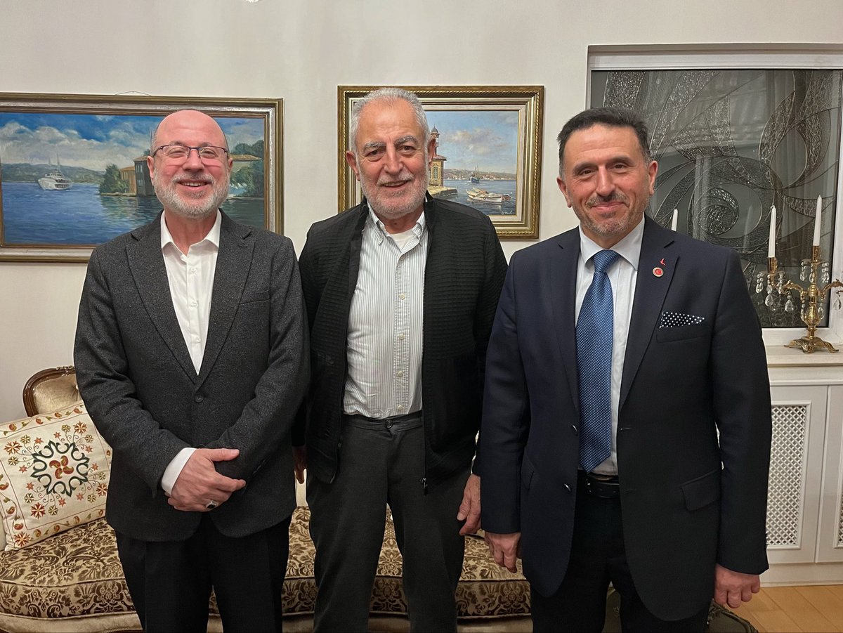 İlçe Başkanımız Hakan Gökcan, dava büyüğümüz Necdet Gökçınar Beyefendiye nezaket ziyaretinde bulundular.

Nazik kabulleri ve hoş sohbetleri için teşekkür ederiz.