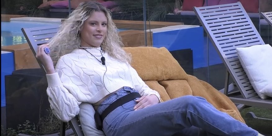 weekendwasted7's tweet photo. La telecamera innamorata di Giulia! 
 la capisco perché anche io idem🫠
 #GrandeFratello #blondies https://t.co/Kul90sodck