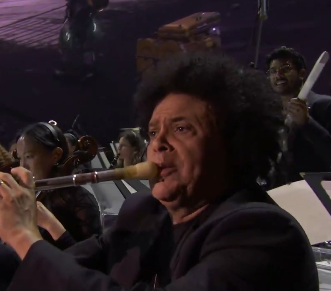 theomeganerd's tweet photo. #FluteGuy is the coolest.
#TheGameAwards https://t.co/6kfvWLNnml