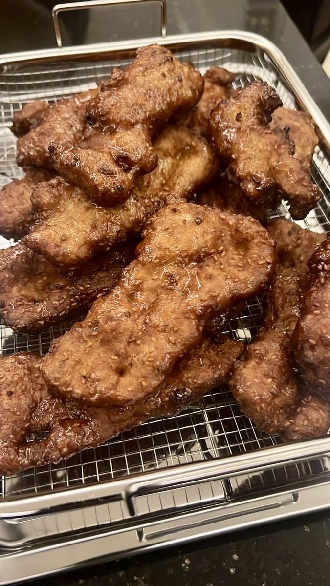 زلابيا time 😬😬
إتفضلوا 🚶🏻‍♀️🚶🏻‍♀️