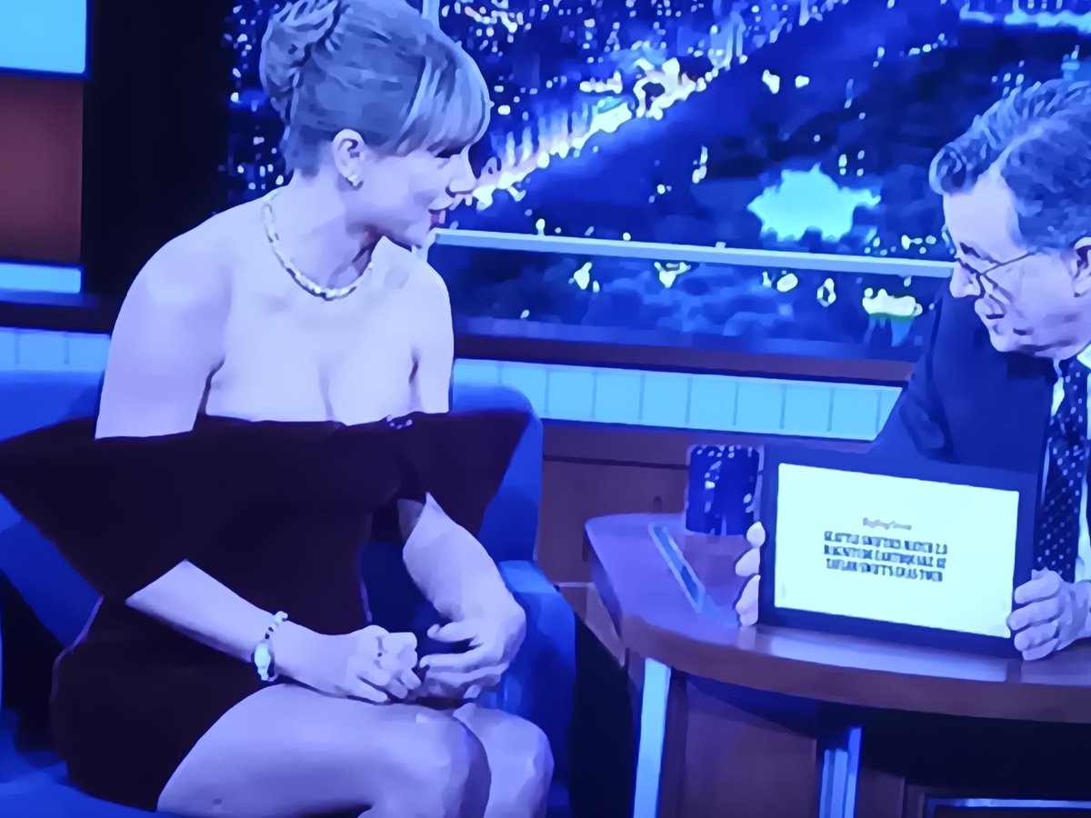 ferdiewerdie's tweet photo. I saw Taylor Swift on TV the other night. Host, Stephen Colbert, said that Taylor received as great a reception from the audience that night as the Beatles did in 1963 on that same stage on the Ed Sullivan Show. https://t.co/IWJL0qXcAd