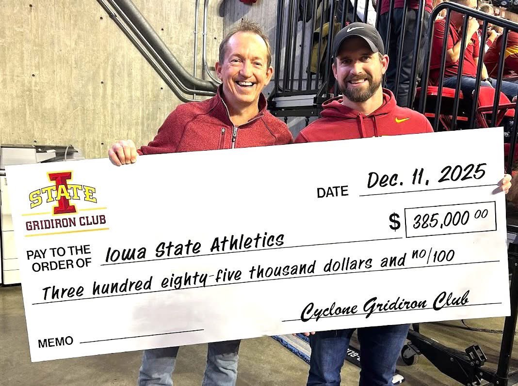 CycloneGridiron's tweet image. Minutes before Cyclone Football Coach Jimmy Rogers was welcomed by an enthusiastic Hilton crowd at last night's men's basketball winning CyHawk game, he was already grinning as Cyclone Gridiron Club President Jay Chapman (left) presented Coach Rogers with a big check representing…