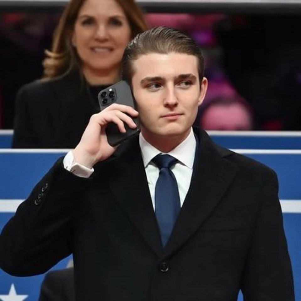 StonkTrump's tweet image. Seasonal strength ramps up after opex on 12/19

Let bears have their fun for now

We will buy when they are horny and ride Santa’s sleigh to the promised land 🛷