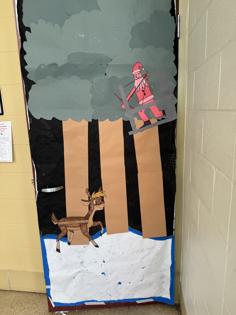 CCrunner609's tweet image. When your students know how to decorate your door for the Christmas contest!!!